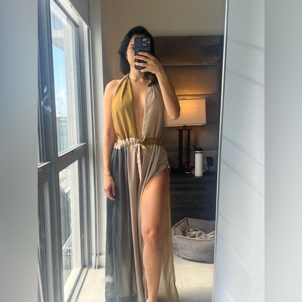 Beautiful Beach cover up dress!! Bought in a local market in Miami! No brand